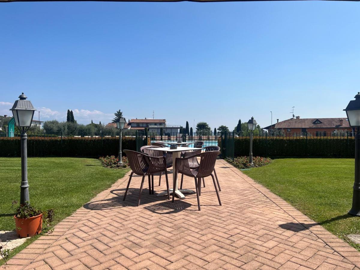 Le Terrazze sul Lago Residence&Hotel Padenghe sul Garda Esterno foto