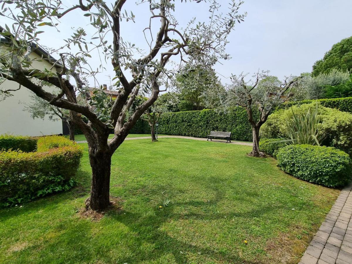 Le Terrazze sul Lago Residence&Hotel Padenghe sul Garda Esterno foto