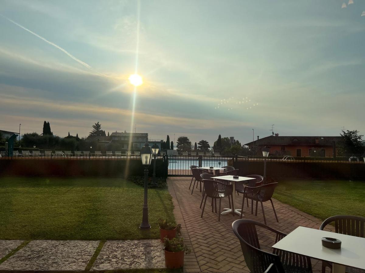 Le Terrazze sul Lago Residence&Hotel Padenghe sul Garda Esterno foto