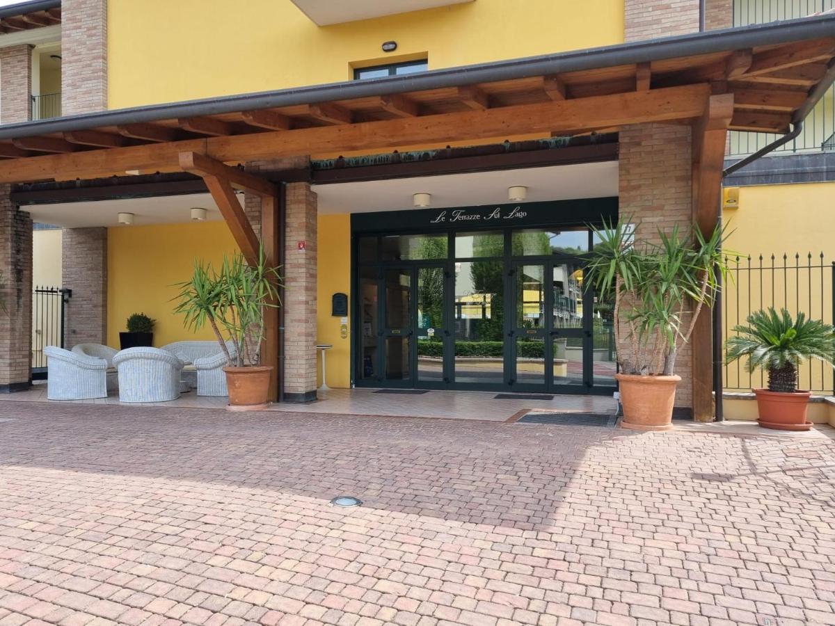 Le Terrazze sul Lago Residence&Hotel Padenghe sul Garda Esterno foto