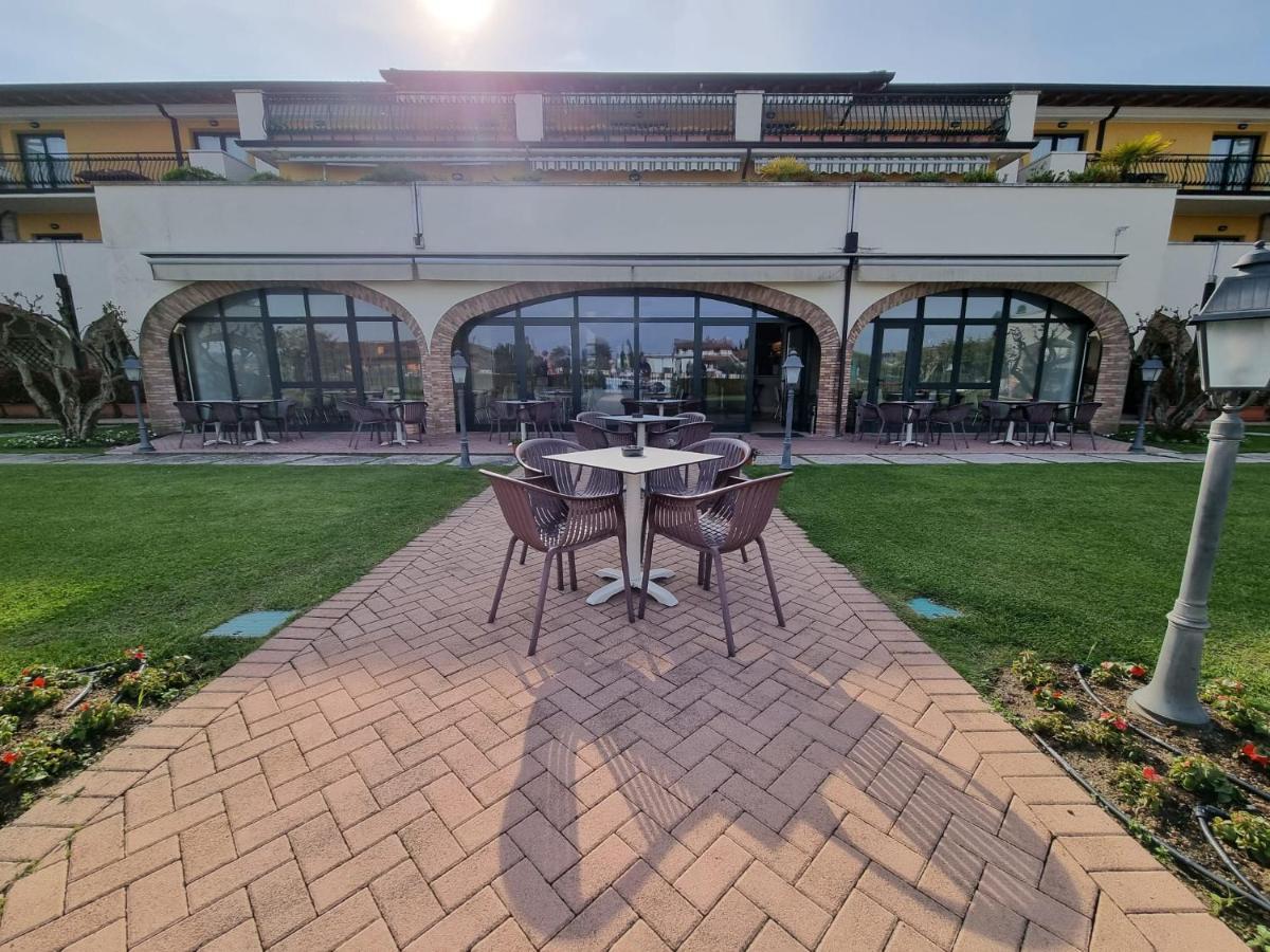 Le Terrazze sul Lago Residence&Hotel Padenghe sul Garda Esterno foto