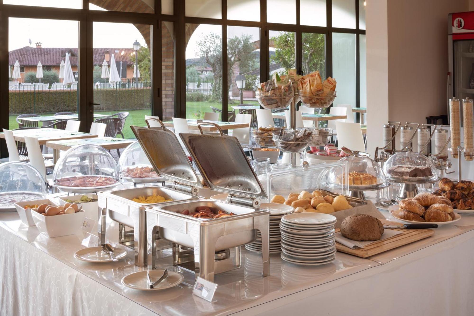 Le Terrazze sul Lago Residence&Hotel Padenghe sul Garda Esterno foto