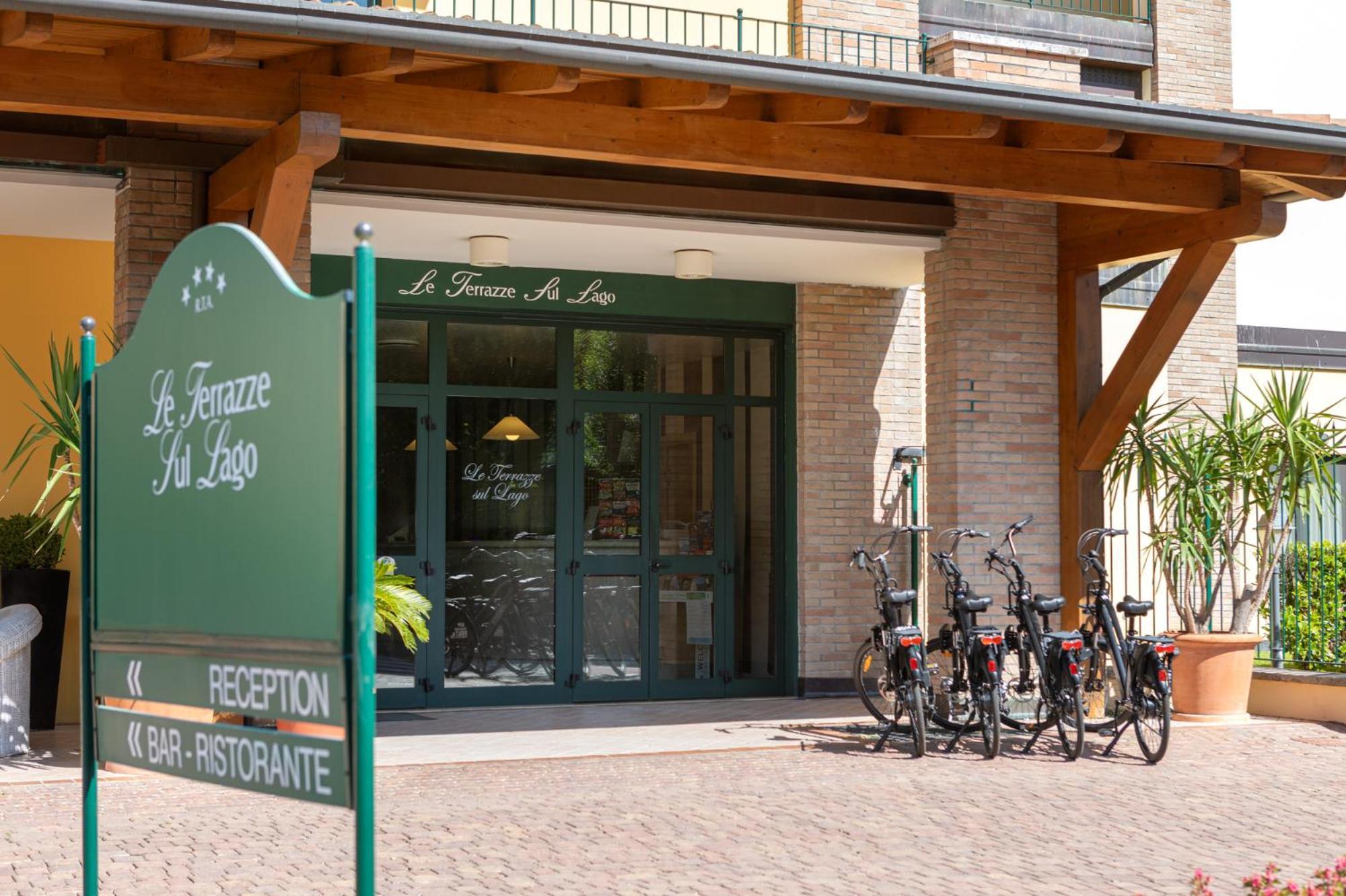 Le Terrazze sul Lago Residence&Hotel Padenghe sul Garda Esterno foto