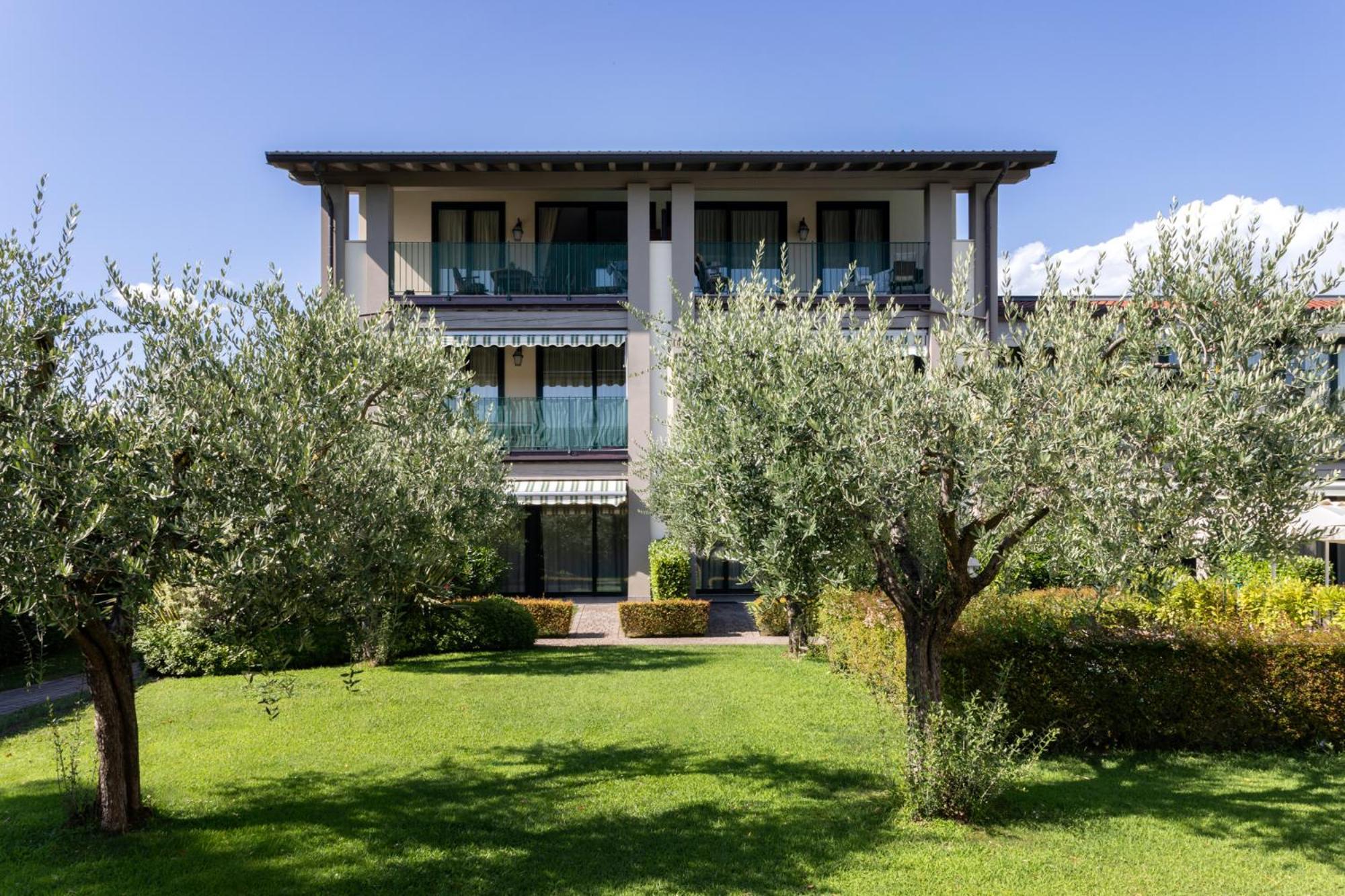 Le Terrazze sul Lago Residence&Hotel Padenghe sul Garda Esterno foto